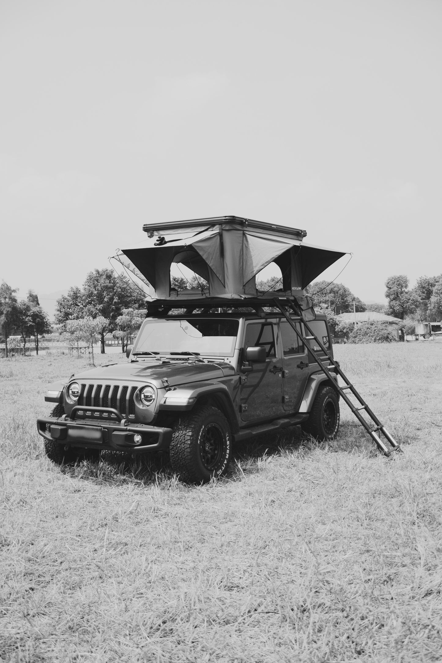 Nomad Elite Khaki - Aluminium Rooftop Tent with Roof Racks