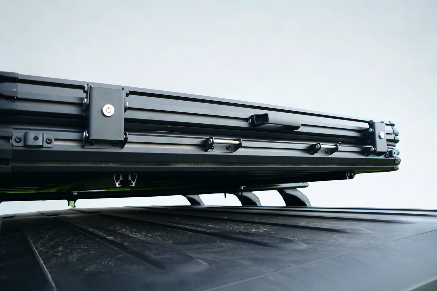 Sauvage Grey - Aluminium Rooftop Tent with Roof Racks