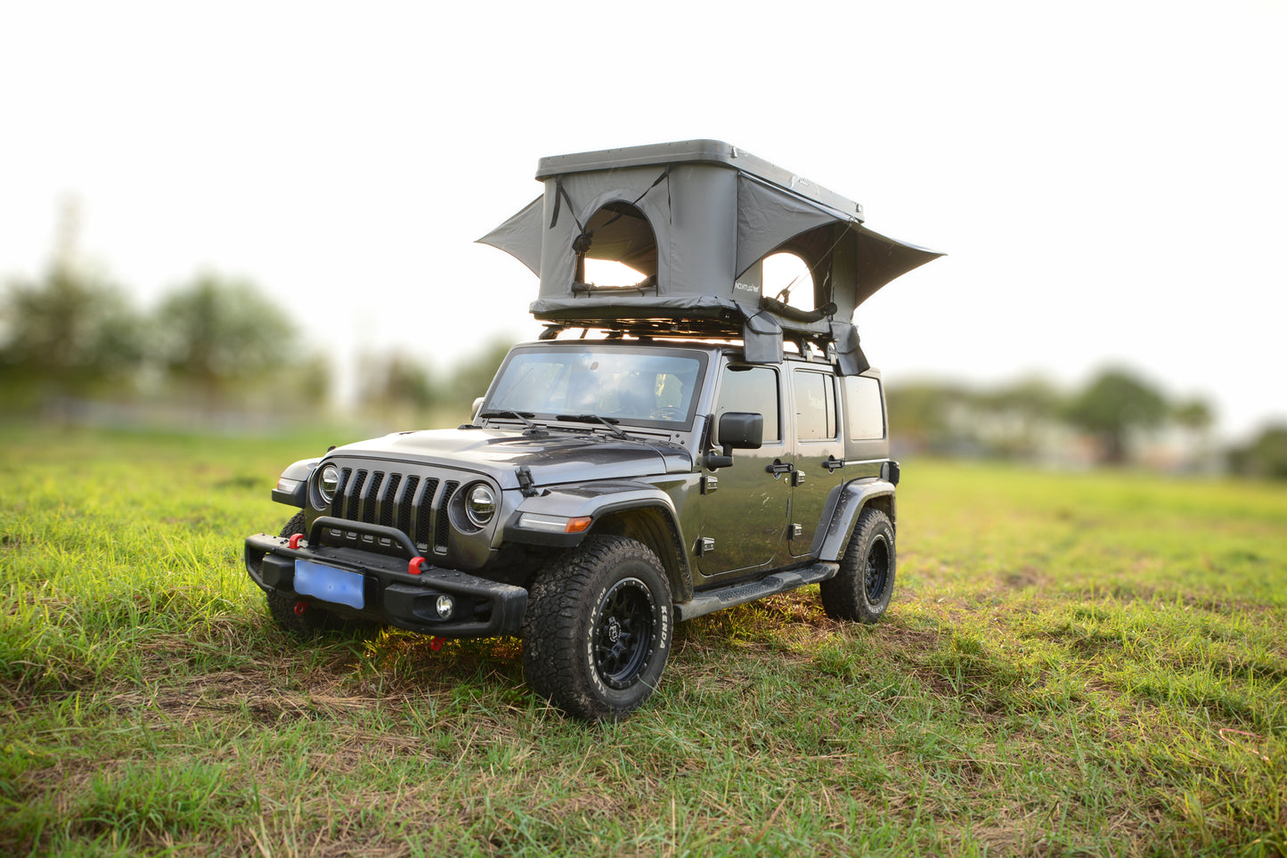 Classic Grey - Hard Shell Roof top Tent
