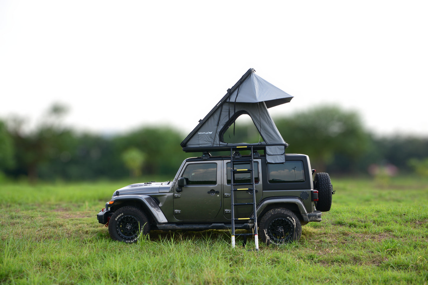Sauvage Grey - Aluminium Rooftop Tent with Roof Racks