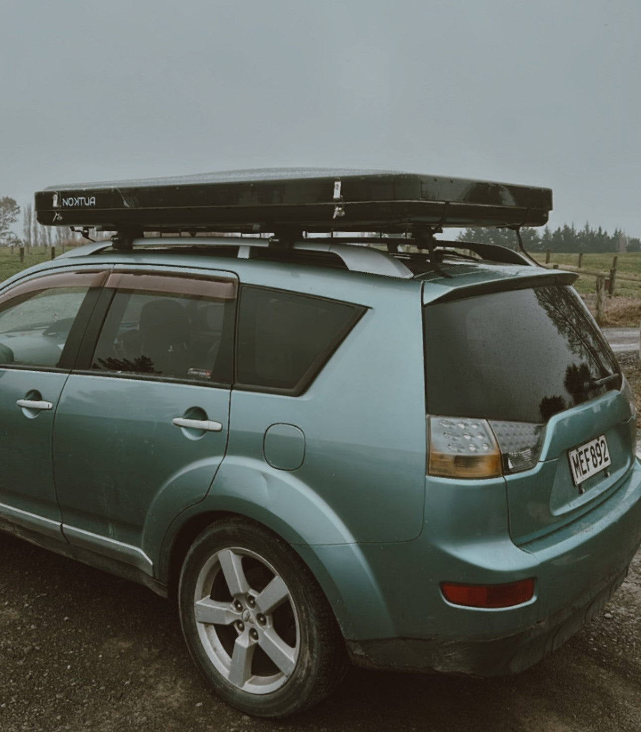 Classic Khaki - Hard Shell Roof top Tent