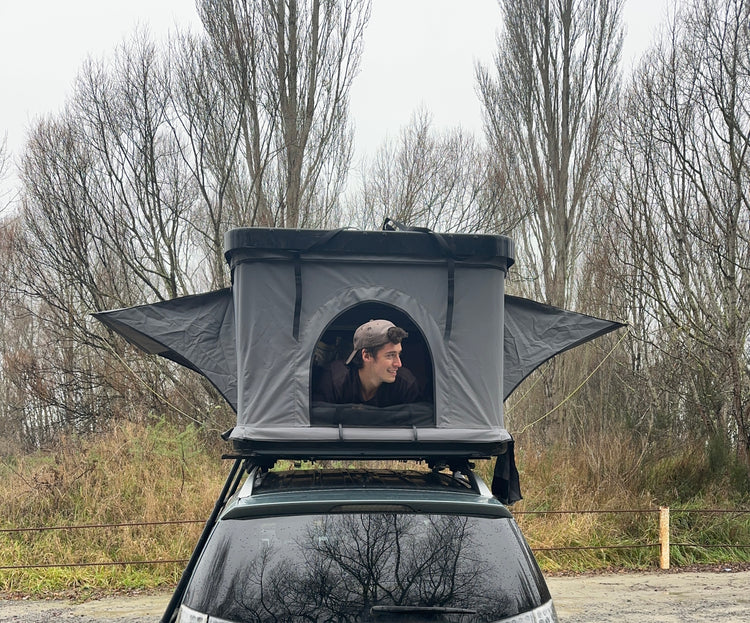 classic-rooftop-tent-open_jpg.jpg?v=1718348794&width=750