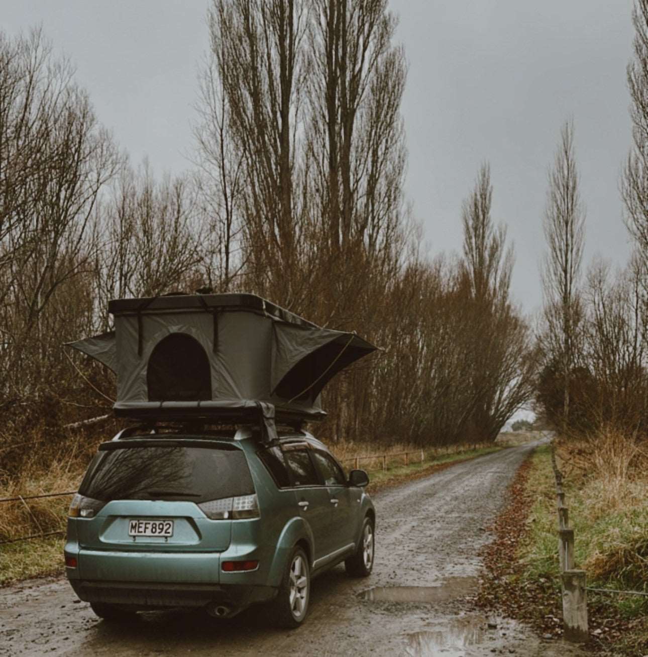 Classic Khaki - Hard Shell Roof top Tent