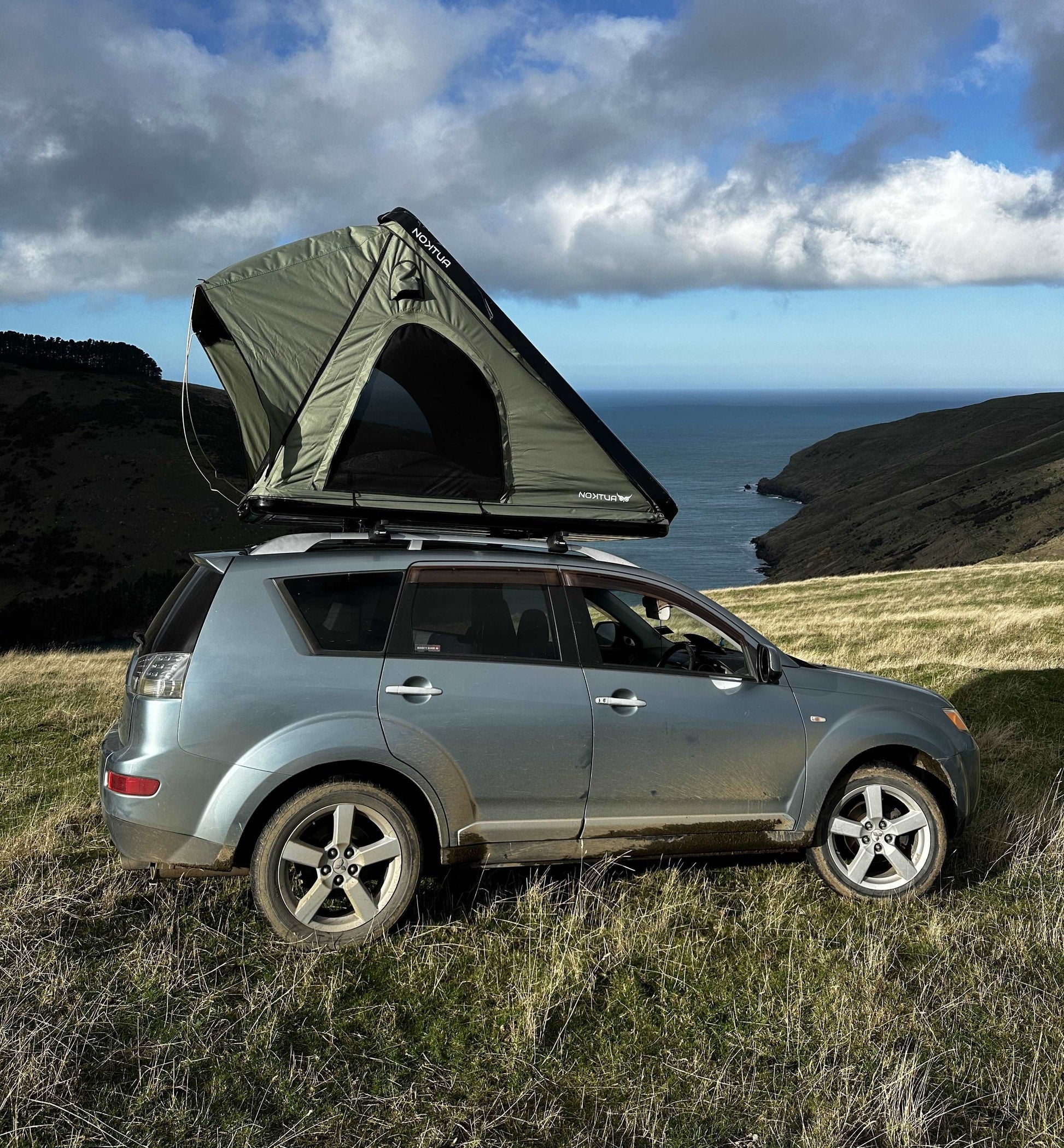 Nomad Grey - Hard Shell Car Roof tent